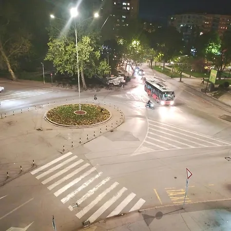 Charming Downtown Apartament Ni