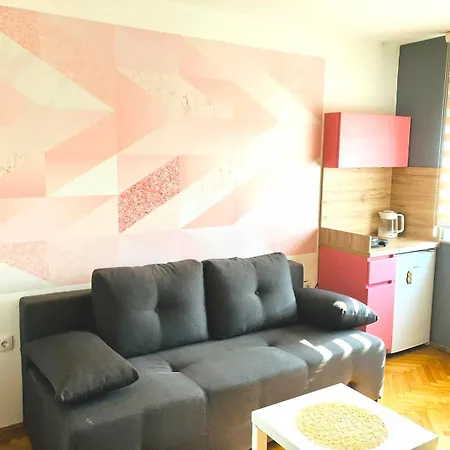 Charming Downtown Apartment Nis