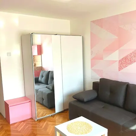 Apartment Charming Downtown Nis